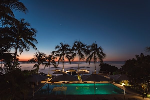 Quelle est la meilleure méthode pour installer un système d'éclairage LED pour piscine?