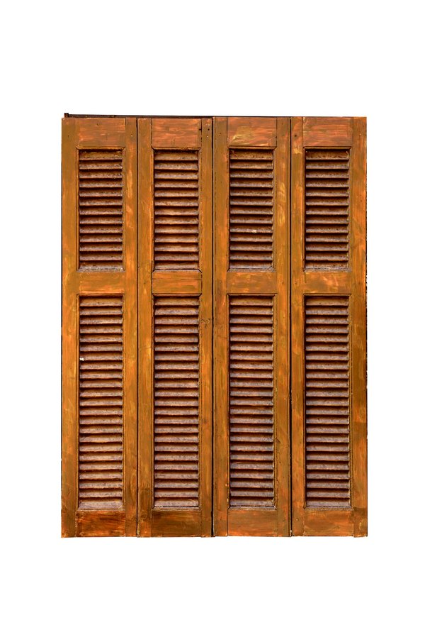 Repeindre des volets en bois : la méthode sans décapage